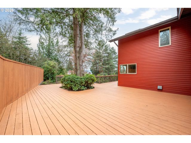 12 CITY VIEW Blvd, Longview, WA 98632