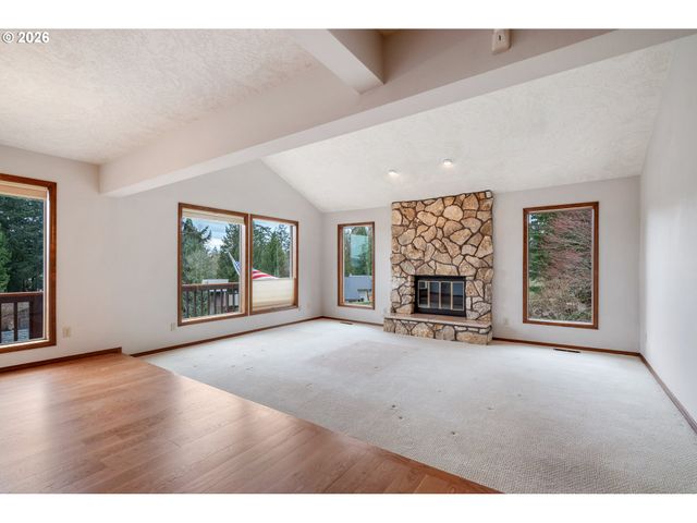 12 CITY VIEW Blvd, Longview, WA 98632