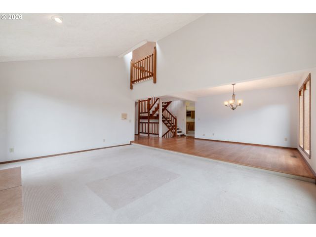 12 CITY VIEW Blvd, Longview, WA 98632