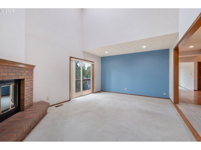 12 CITY VIEW Blvd, Longview, WA 98632