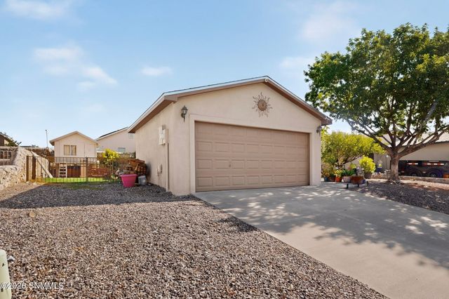 5041 Starlite Court, Las Cruces, NM 88012