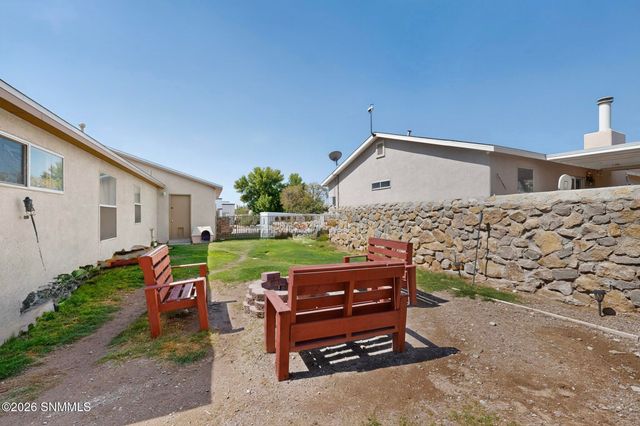 5041 Starlite Court, Las Cruces, NM 88012