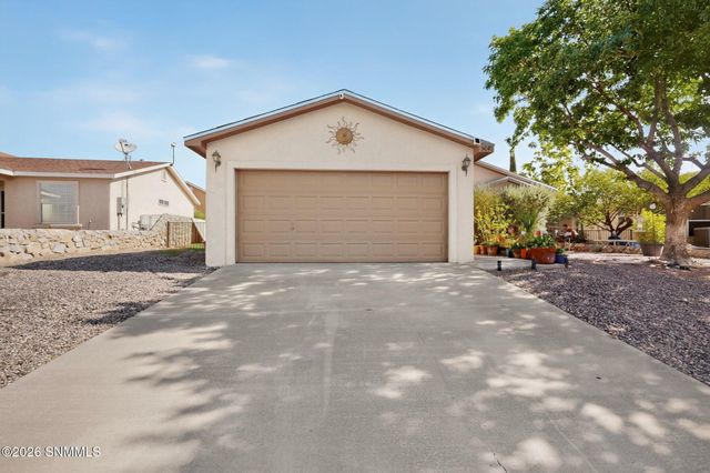5041 Starlite Court, Las Cruces, NM 88012