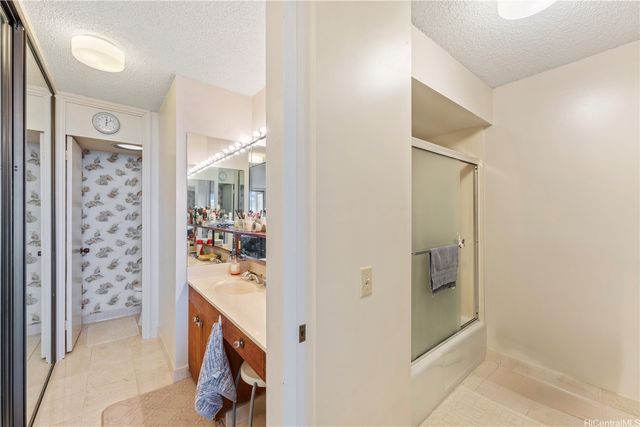 250 Kawaihae Street 10A, Honolulu, HI 96825