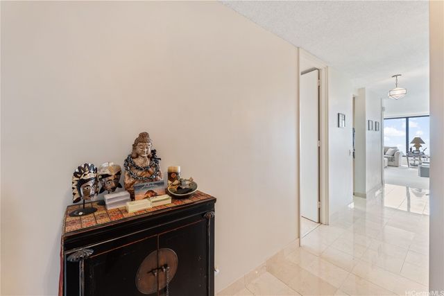 250 Kawaihae Street 10A, Honolulu, HI 96825