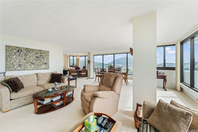 250 Kawaihae Street 10A, Honolulu, HI 96825