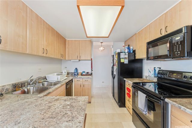 250 Kawaihae Street 10A, Honolulu, HI 96825