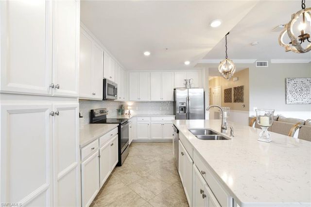 9590 Trevi CT 5313, Naples, FL 34113