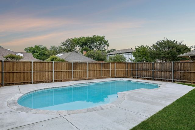 6915 Middle Cove Drive, Dallas, TX 75248