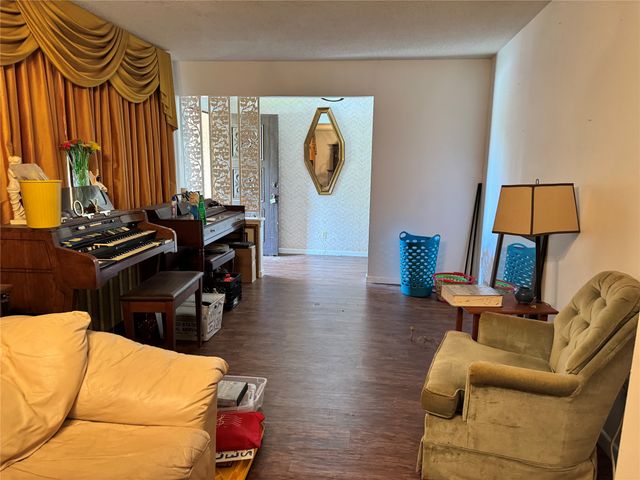 4115 Shoreline Drive, Dallas, TX 75233