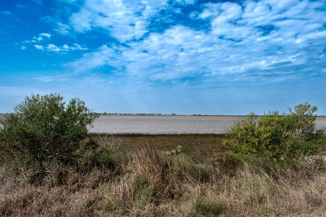 3529 Kiawah Circle, Palacios, TX 77465