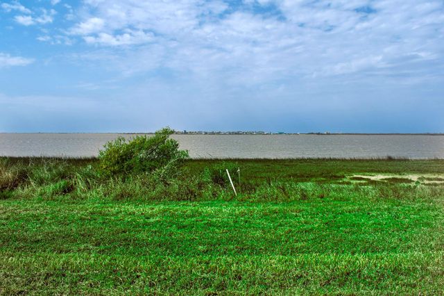 3529 Kiawah Circle, Palacios, TX 77465