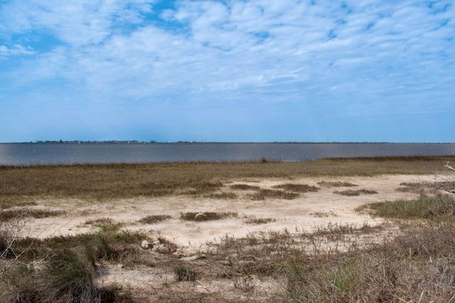 3529 Kiawah Circle, Palacios, TX 77465