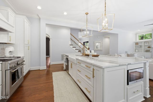 1031 Pinehurst Drive, Chapel Hill, NC 27517