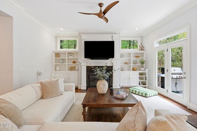 1031 Pinehurst Drive, Chapel Hill, NC 27517