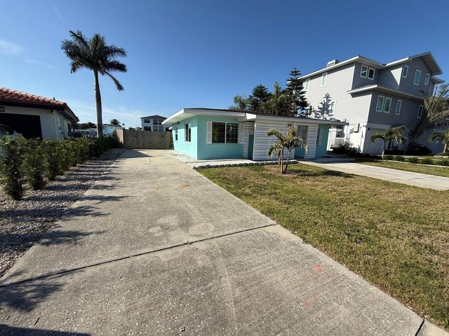 185 175TH TERRACE DRIVE E, Redington Shores, FL 33708