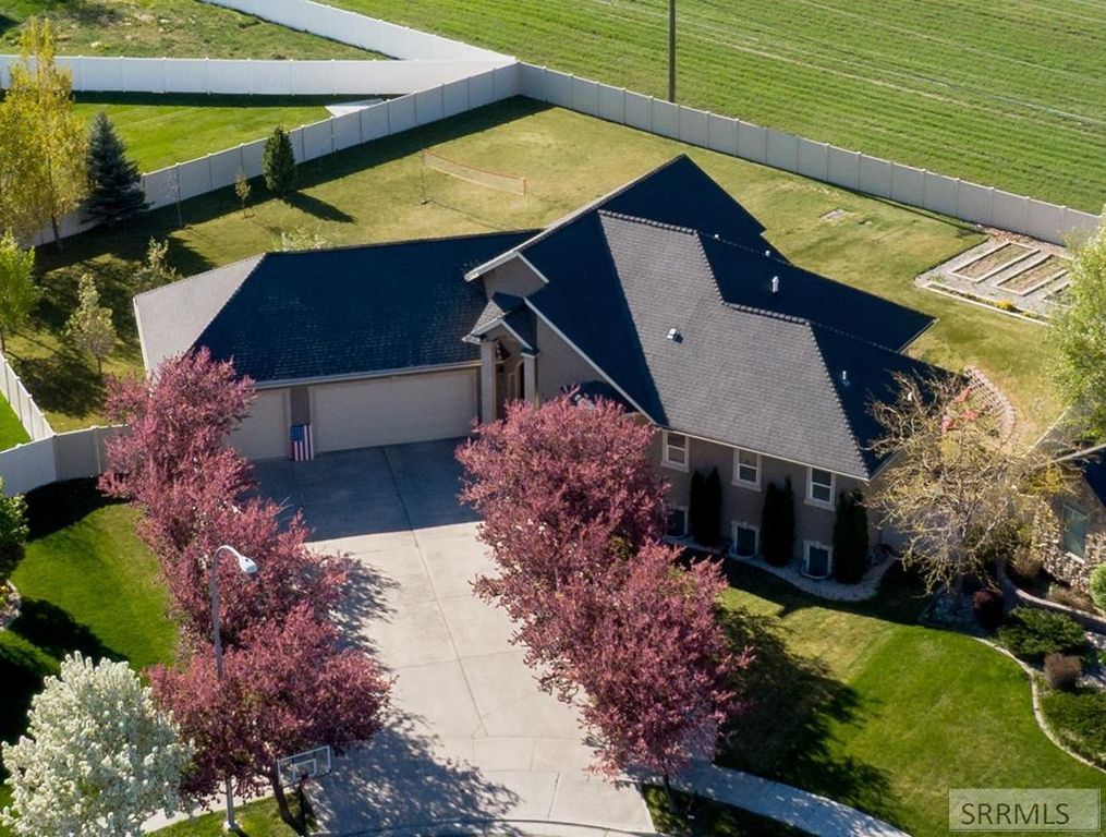 Image 2 of property listing at 5485 Pahala Drive, Idaho Falls, ID 83404