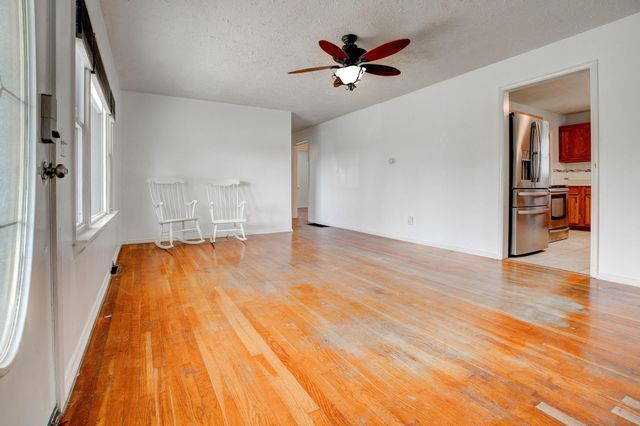 7558 W Tunnel Hill Road, Sharpsburg, KY 40374