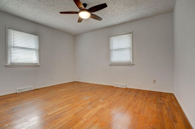 7558 W Tunnel Hill Road, Sharpsburg, KY 40374