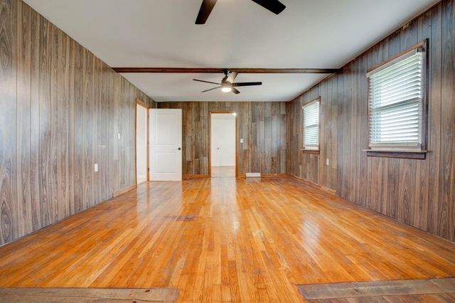 7558 W Tunnel Hill Road, Sharpsburg, KY 40374