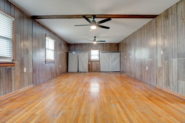 7558 W Tunnel Hill Road, Sharpsburg, KY 40374