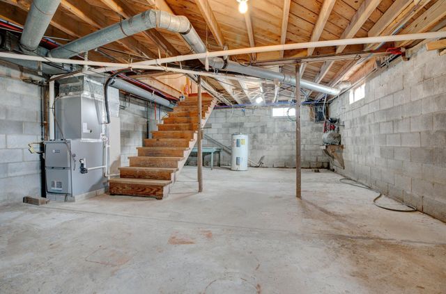 7558 W Tunnel Hill Road, Sharpsburg, KY 40374