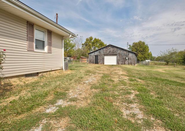 7558 W Tunnel Hill Road, Sharpsburg, KY 40374