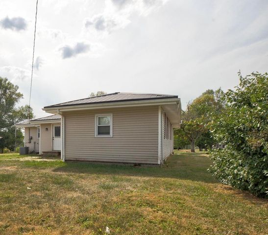 7558 W Tunnel Hill Road, Sharpsburg, KY 40374