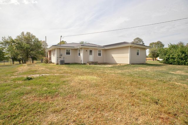 7558 W Tunnel Hill Road, Sharpsburg, KY 40374