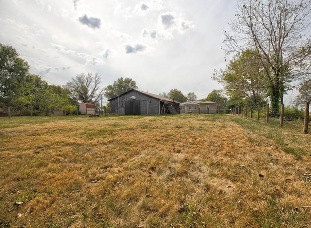 7558 W Tunnel Hill Road, Sharpsburg, KY 40374