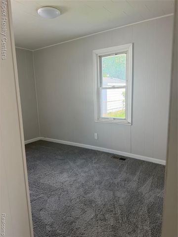 34573 Annapolis Street, Wayne, MI 48184
