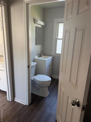 34573 Annapolis Street, Wayne, MI 48184