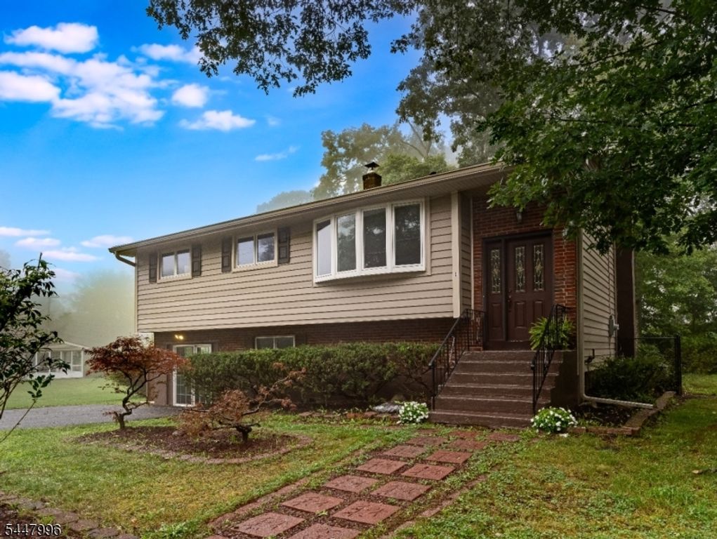1 Oklahoma Trl, Hopatcong Boro, NJ 07843 — photo 2
