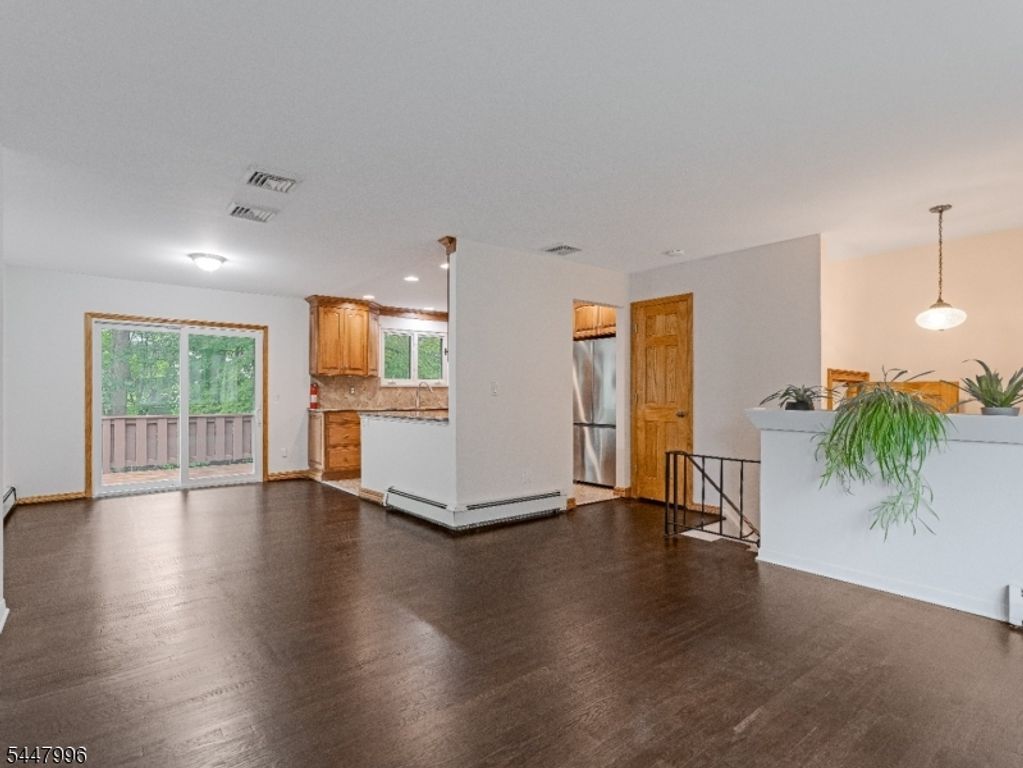 1 Oklahoma Trl, Hopatcong Boro, NJ 07843 — photo 5
