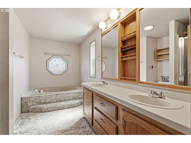 3777 ADDY St 2, Washougal, WA 98671