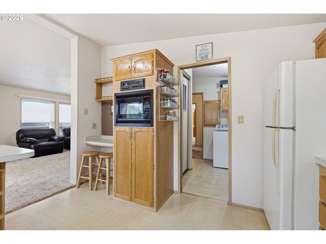 3777 ADDY St 2, Washougal, WA 98671