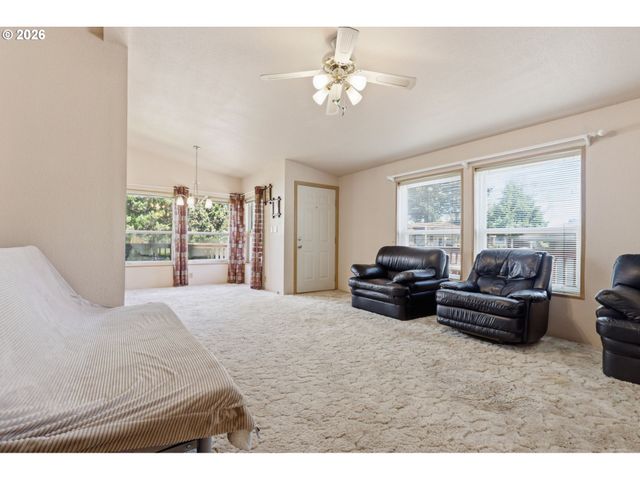 3777 ADDY St 2, Washougal, WA 98671