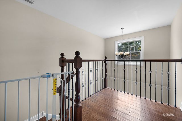 463 E Potter Street, Wood Dale, IL 60191