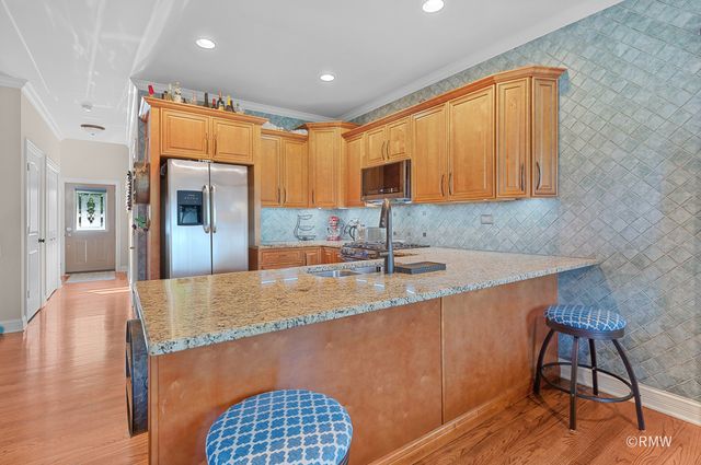 463 E Potter Street, Wood Dale, IL 60191