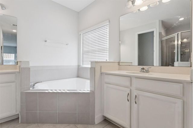 523 BELLISSIMO PLACE, Howey In The Hills, FL 34737