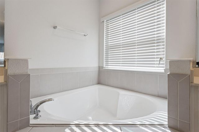 523 BELLISSIMO PLACE, Howey In The Hills, FL 34737