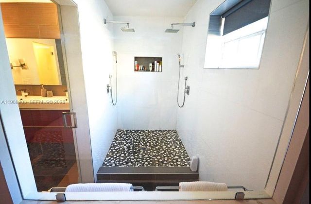 909 N 13th Ct, Hollywood, FL 33019