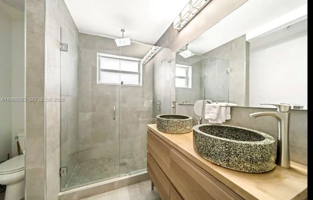 909 N 13th Ct, Hollywood, FL 33019