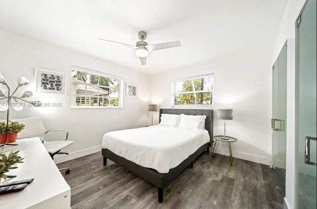 909 N 13th Ct, Hollywood, FL 33019