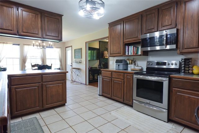 10001 Banner Road, Lexington, OK 73051