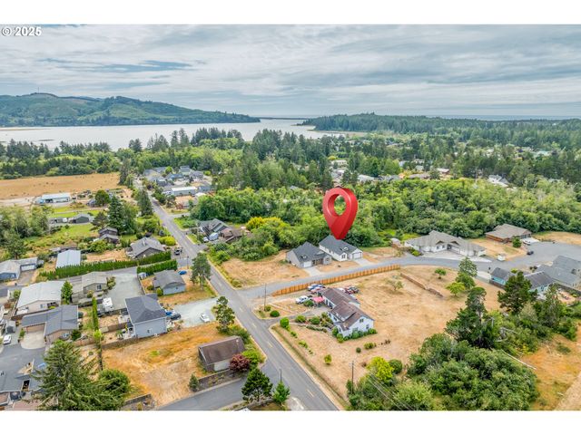 11645 Sawgrass Pl, Nehalem, OR 97131