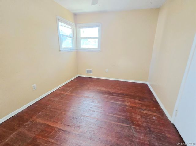 86 Decatur Street, Roosevelt, NY 11575