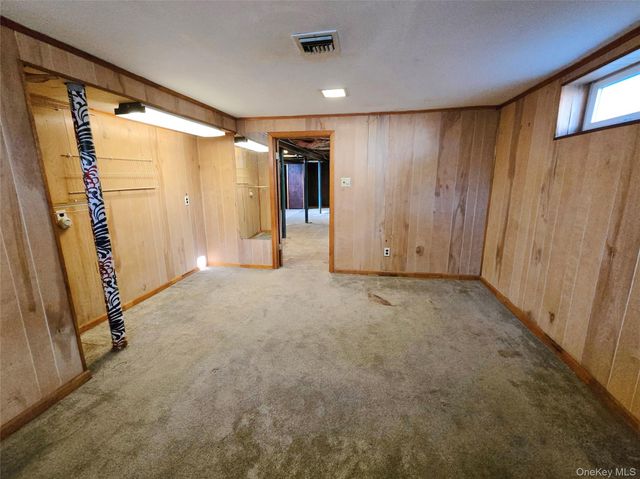 86 Decatur Street, Roosevelt, NY 11575