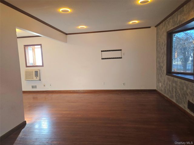 86 Decatur Street, Roosevelt, NY 11575