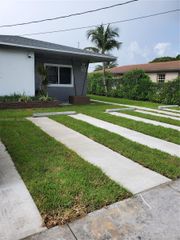 1170 NE 111th St 1170, Miami, FL 33161